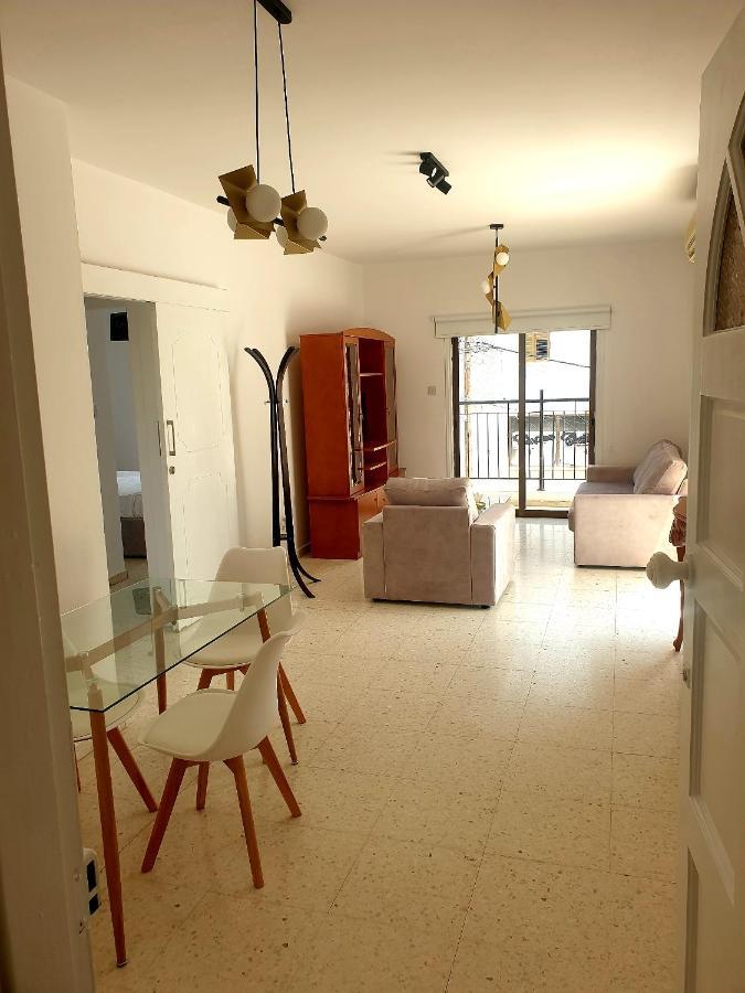Spacious 2 Bedroom Appartment Near Mall -Internet 1Gbps Paphos 外观 照片