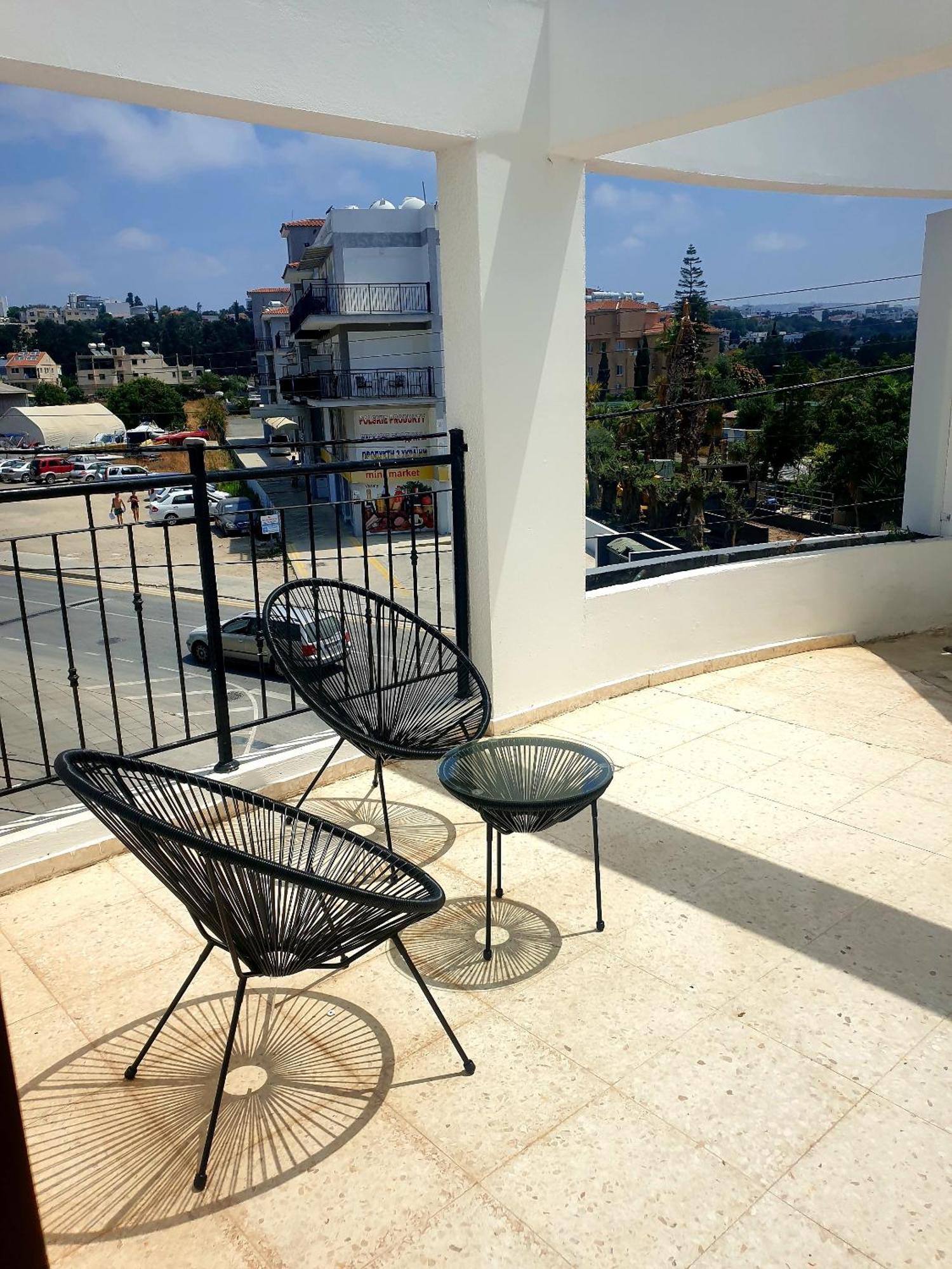 Spacious 2 Bedroom Appartment Near Mall -Internet 1Gbps Paphos 外观 照片